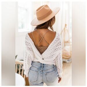 Ivory Open back pullover light summer Knit Sweater Size Medium